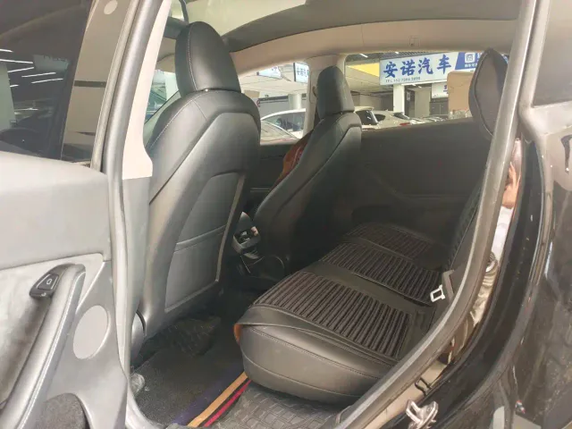 Tesla Model Y — Фото автомобиля 8
