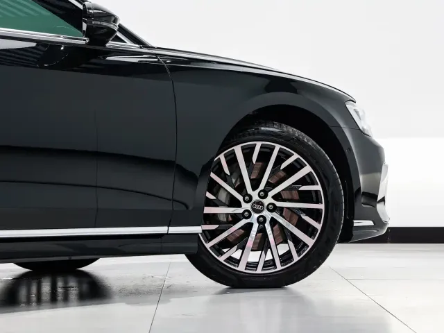 Audi A8 — Фото автомобиля 23