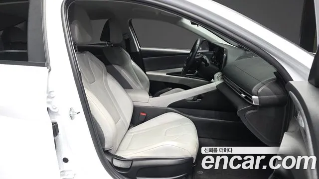 Hyundai Avante CN7 — Фото автомобиля 11