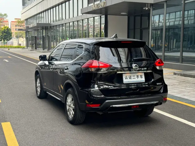 Nissan X-Trail — Фото автомобиля 5
