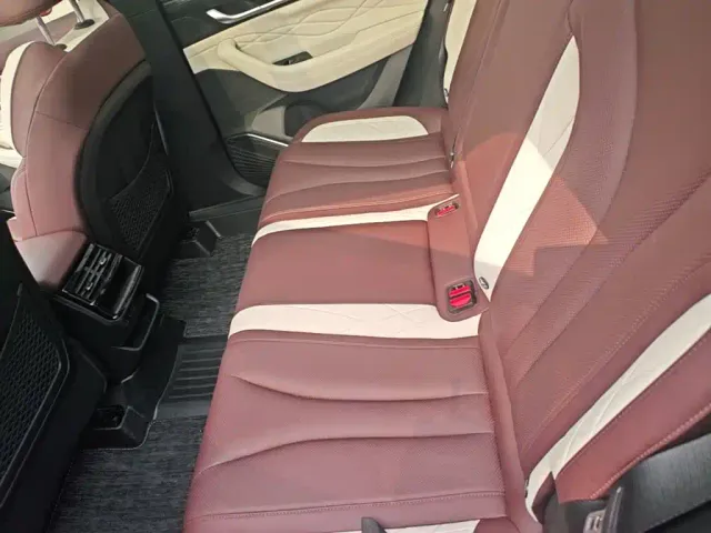 Geely Xingyue L — Фото автомобиля 16