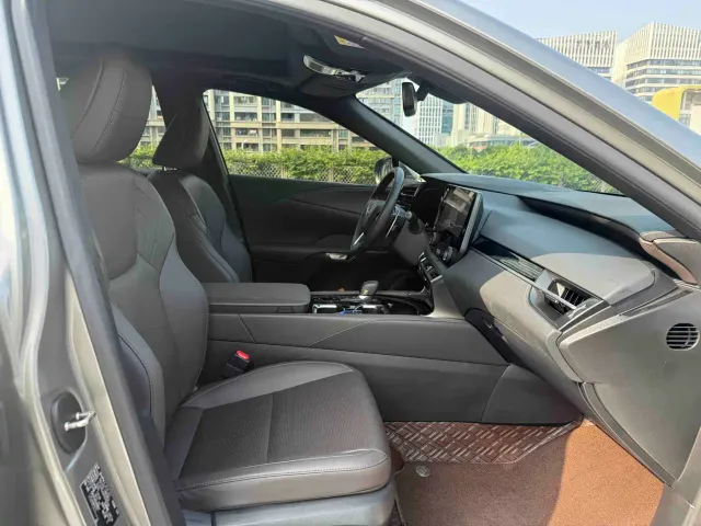 Lexus RX — Фото автомобиля 7