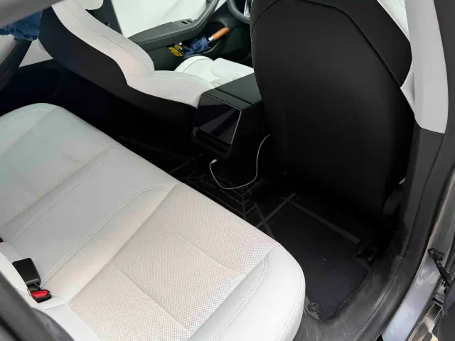 Tesla Model 3 — Фото автомобиля 8