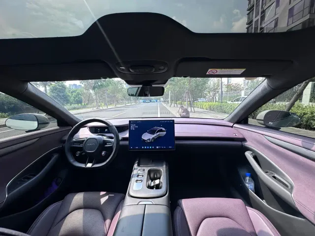 Xiaomi SU7 — Фото автомобиля 8
