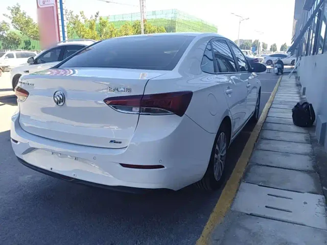 Buick Excelle — Фото автомобиля 6