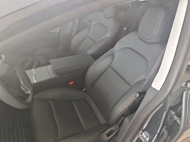 Tesla Model 3 — Фото автомобиля 14