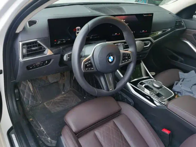 BMW 3 Series — Фото автомобиля 12