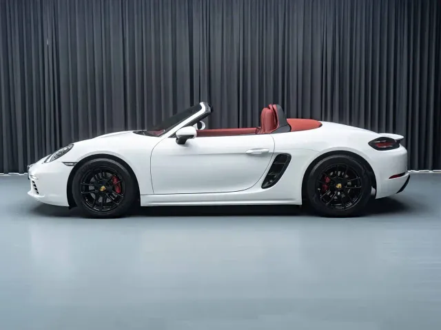Porsche 718 — Фото автомобиля 3