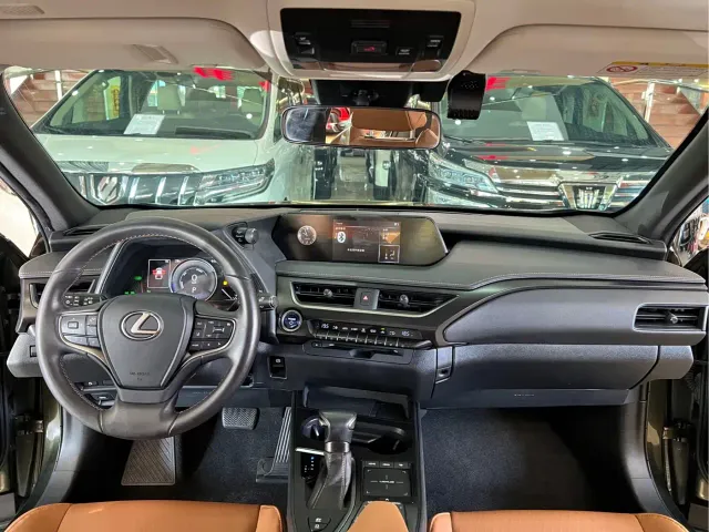 Lexus UX — Фото автомобиля 15