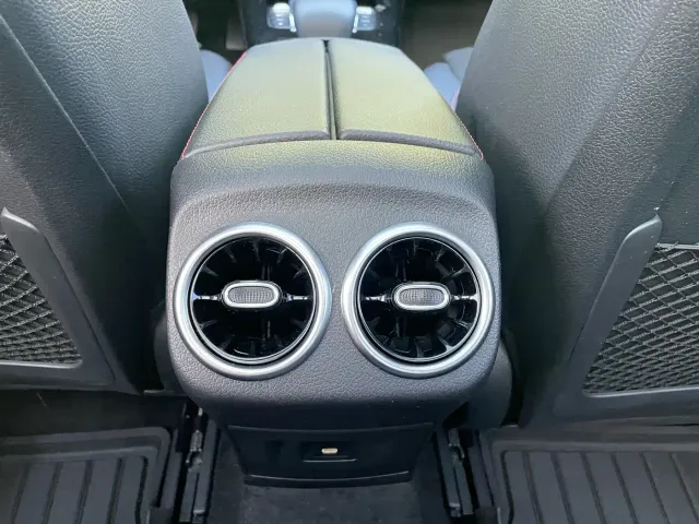 Mercedes-Benz A-Class — Фото автомобиля 16