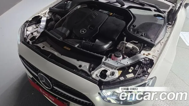 Mercedes-Benz E-Class — Фото автомобиля 6