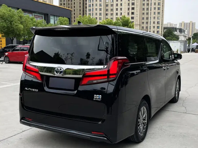Toyota Alphard — Фото автомобиля 14