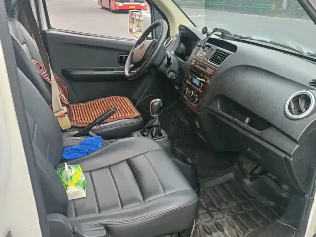 Changan Ruixing EM60 — Фото автомобиля 4
