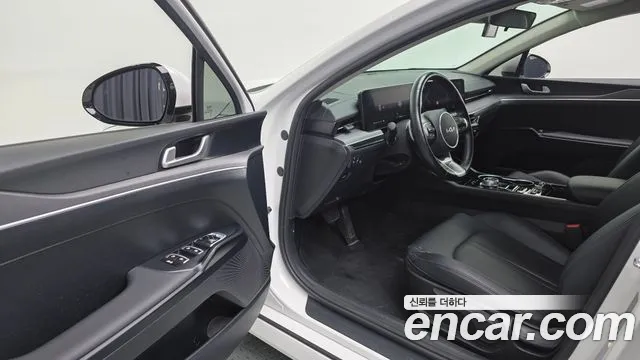 Kia K5 Новый K5 3 поколение 2.0 LPi(Для проката) — Фото автомобиля 10