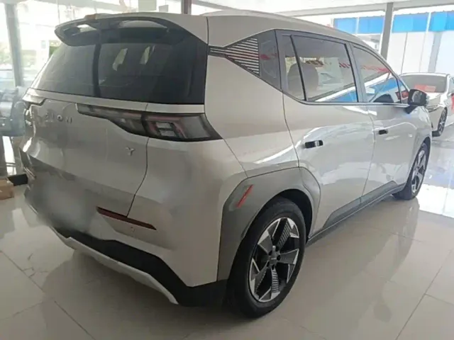 Aion AION Y 2021 70 Smart Leadership Vitality Edition — Фото автомобиля 6