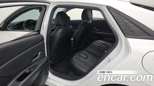 Hyundai AVANTE Новый Avante (CN7) — Фото автомобиля 13
