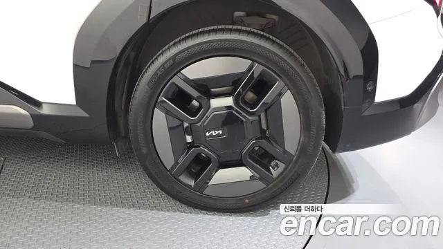 Kia EV9 — Фото автомобиля 6