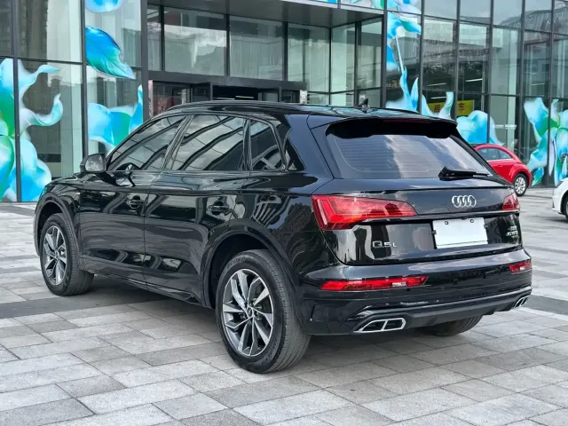 Audi Q5L — Фото автомобиля 5