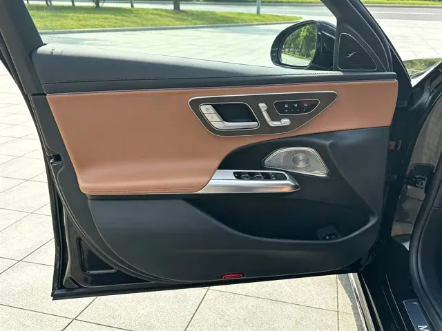 Mercedes-Benz E-Class — Фото автомобиля 14
