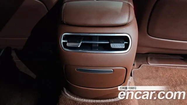 Genesis G90 — Фото автомобиля 23