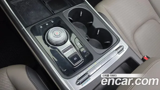 Kia Carnival Generation 4 — Фото автомобиля 9