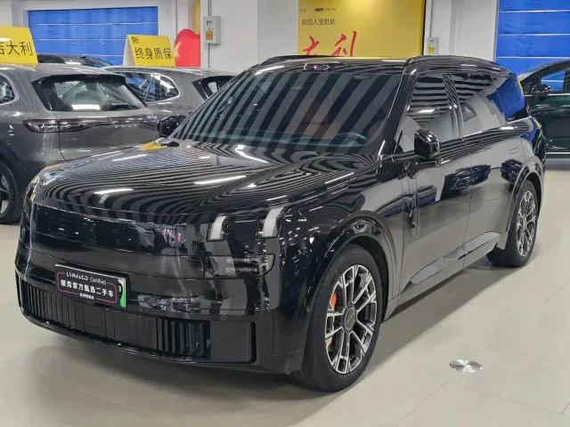 Фотография автомобиля — Lynk & Co 900