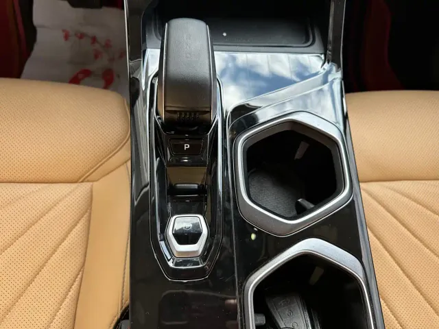 Geely Boyue L — Фото автомобиля 12