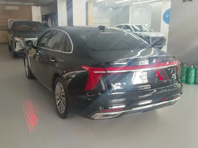 Hongqi H5 — Фото автомобиля 10