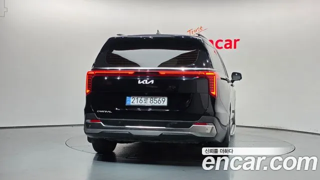 Kia Carnival Generation 4 — Фото автомобиля 4