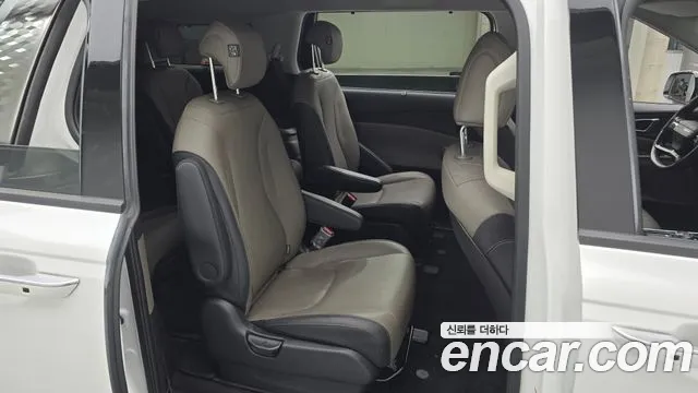 Kia Carnival 4th Gen — Фото автомобиля 12