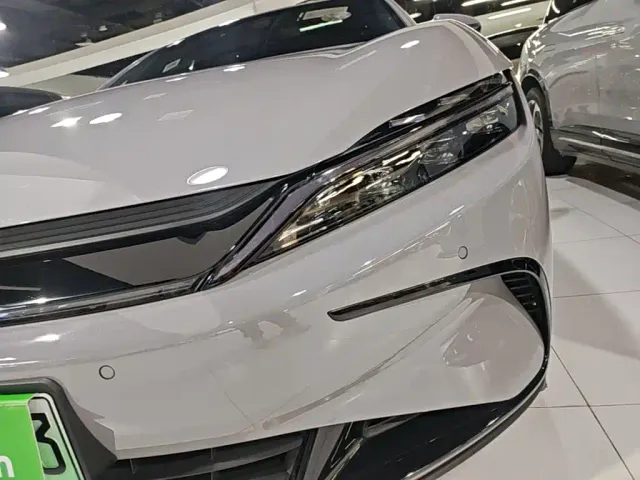 BYD Han — Фото автомобиля 23