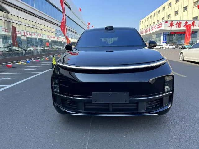 Li Auto L8 — Фото автомобиля 3