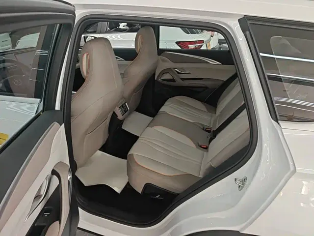 BYD Song Pro — Фото автомобиля 16