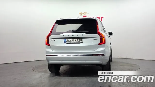Вольво XC90 — Фото автомобиля 4