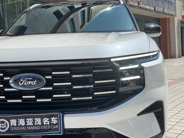 Ford Edge — Фото автомобиля 4