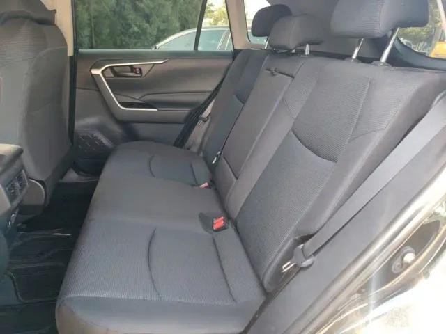 Toyota RAV4 — Фото автомобиля 13