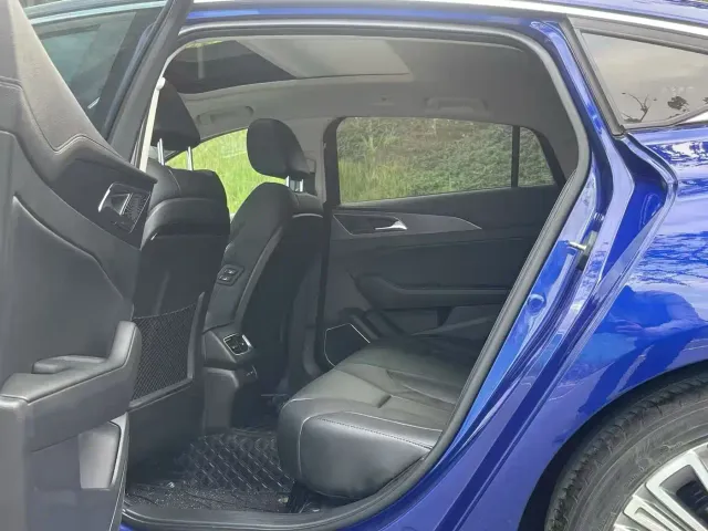 Hongqi H5 — Фото автомобиля 7