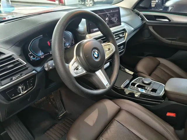 BMW iX3 — Фото автомобиля 5