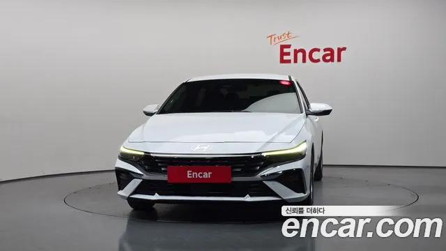 Hyundai Avante CN7 — Фото автомобиля 3