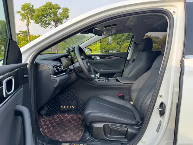 Geely Emgrand — Фото автомобиля 9