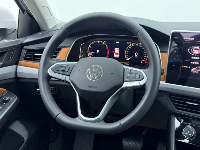 Volkswagen Bora — Фото автомобиля 5