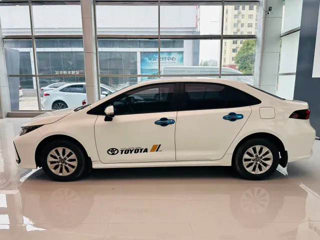 Toyota Corolla — Фото автомобиля 5