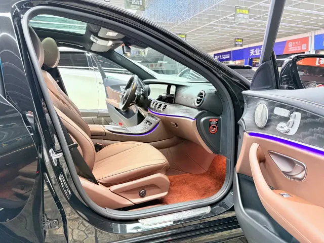 Mercedes-Benz E-Class — Фото автомобиля 18