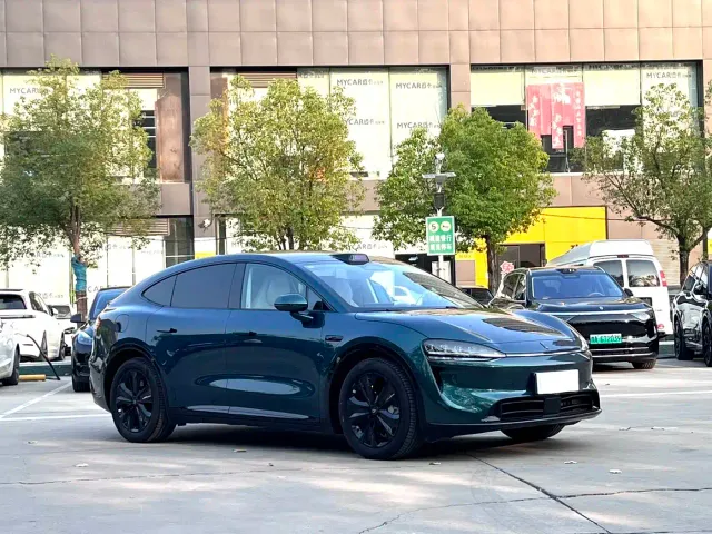 Luxeed R7 — Фото автомобиля 3