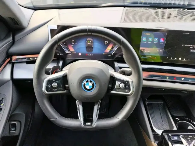 BMW i5 — Фото автомобиля 9