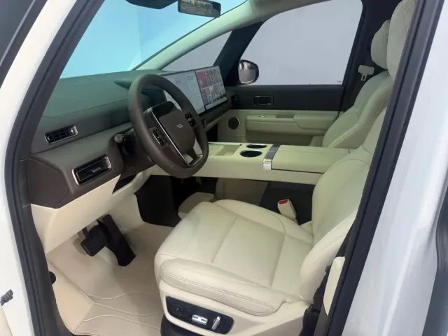 Li Auto MEGA — Фото автомобиля 8