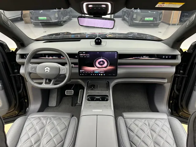 Nio ES8 — Фото автомобиля 6