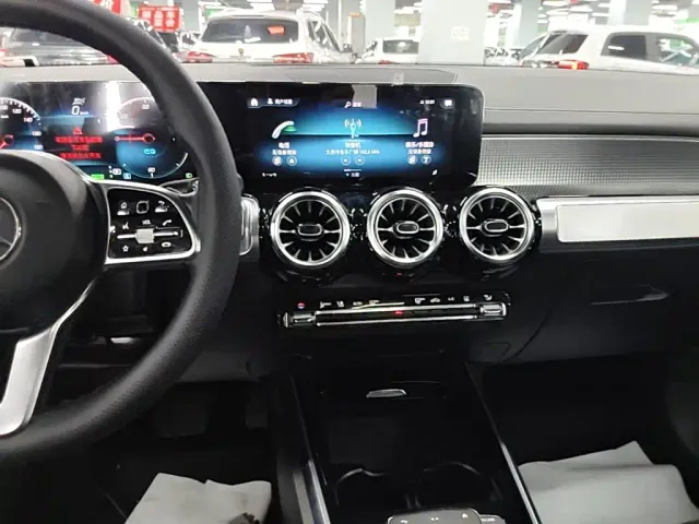 Mercedes-Benz EQB — Фото автомобиля 12