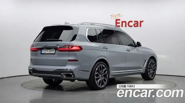 BMW X7 — Фото автомобиля 2