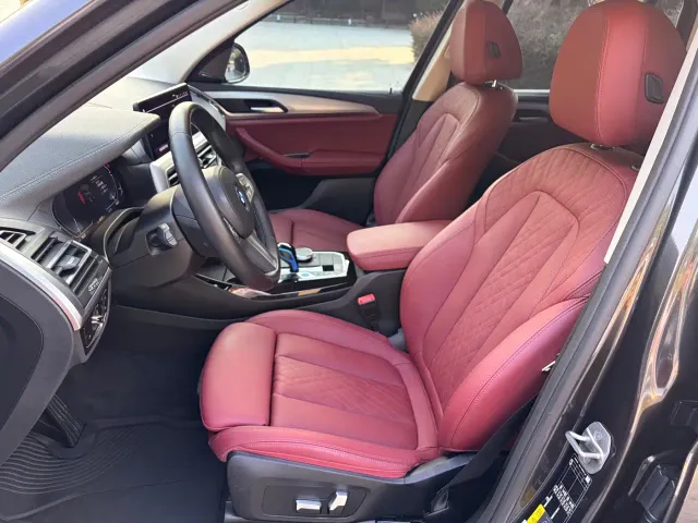 BMW iX3 — Фото автомобиля 13